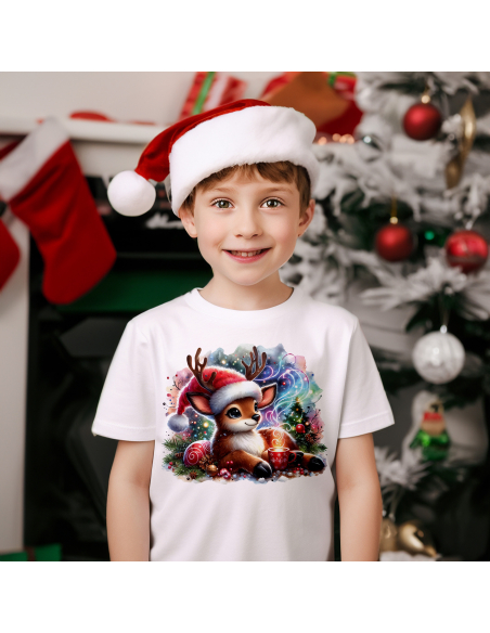 KOSZULKA DZIECIĘCA Jelonek leżący na polanie w czapce mikołaja