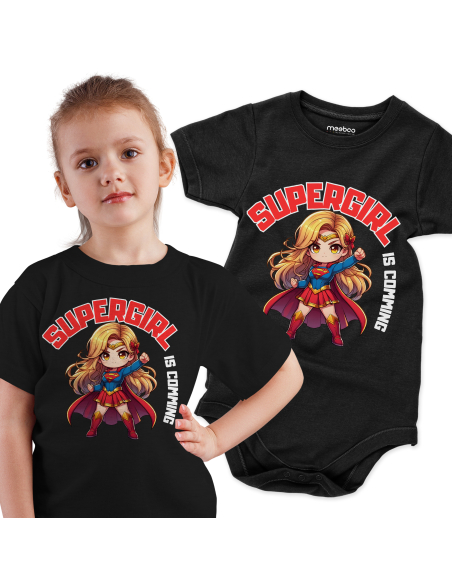 Body dziecięce "Supergirl is coming" Czarne | Fanowski nadruk